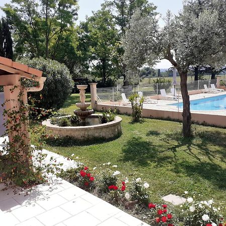 B&B Et Gite D'Ayran Saint-Quentin-la-Poterie Exterior photo