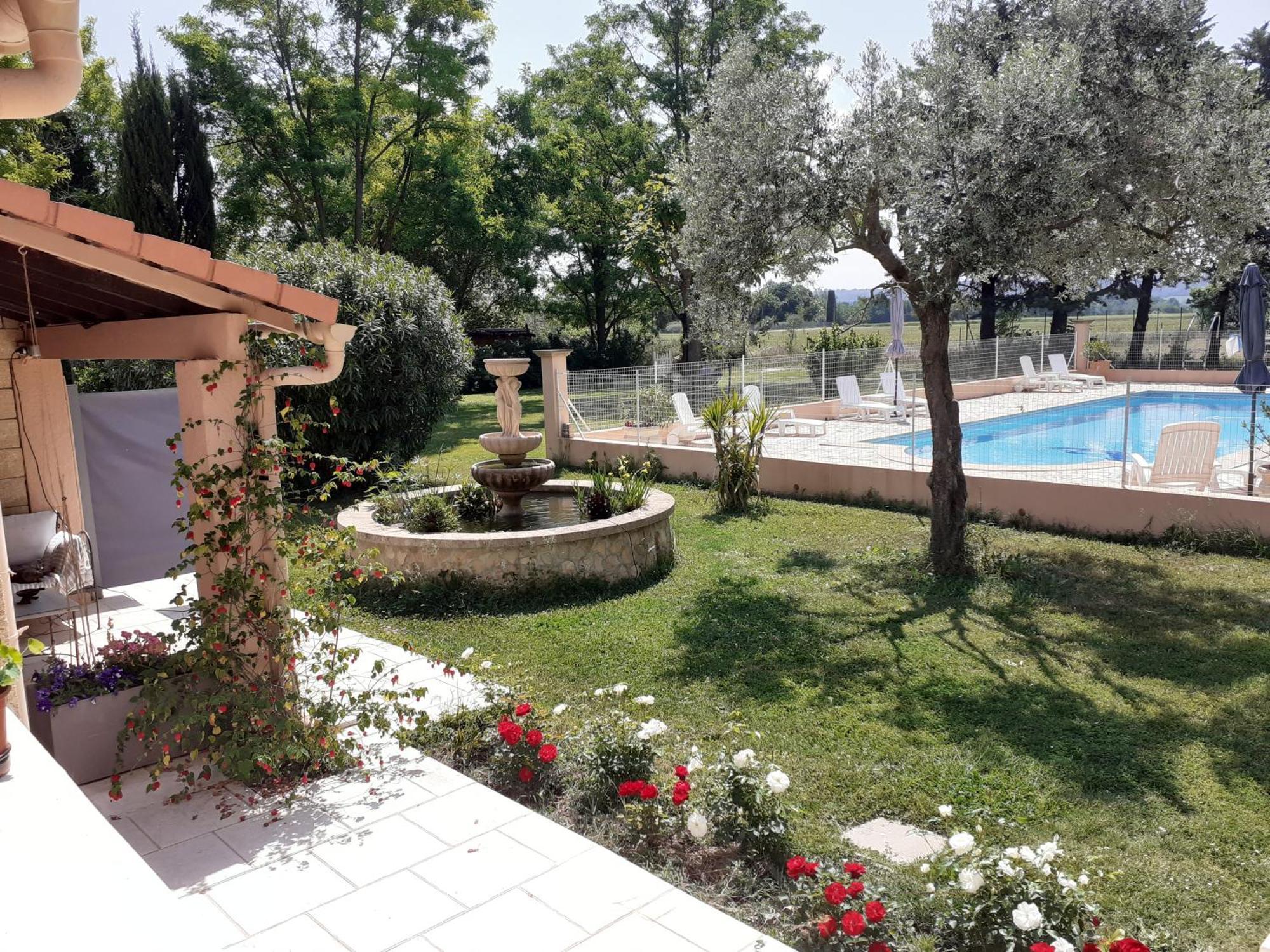 B&B Et Gite D'Ayran Saint-Quentin-la-Poterie Exterior photo
